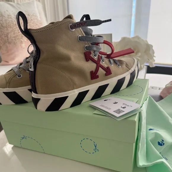 OFF-WHITE Tan and Black Sneakers , NWT , all inclusive (ready to gift ) - Picture 12 of 12